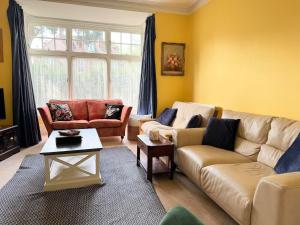 Large Edwardian Home Sleeps 12 Near London