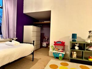 Large Edwardian Home Sleeps 12 Near London