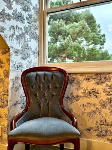 Large Edwardian Home Sleeps 12 Near London