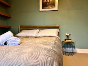 Large Edwardian Home Sleeps 12 Near London