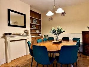 Large Edwardian Home Sleeps 12 Near London