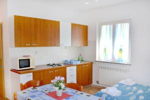 Apartment near the beach with garden