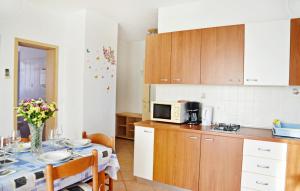 Apartment near the beach with garden