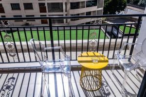 modern retreat apartment with breathtaking city views heated swimming pool ,gym and ample parking