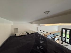 Elegant studio with mezzanine, city center