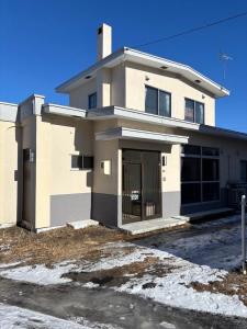 釧路貸切戸建て空港近く静観な住宅街駐車場あり最大17名まで大楽毛戸建