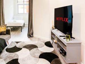 Spacious City Centre Apartment for Up to 5