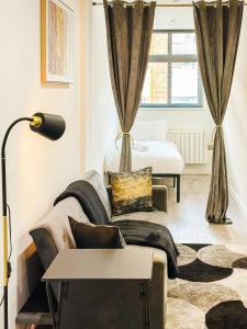 Spacious City Centre Apartment for Up to 5