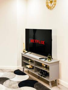 Spacious City Centre Apartment for Up to 5