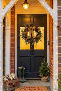 Victorian House Sleeps 14 Pool and Gardens