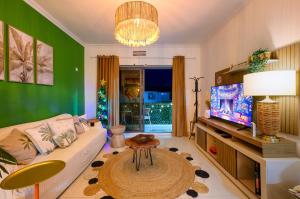 Lamarel Beach House 2