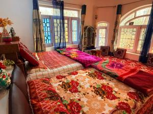 Habib Guest House GULMARG 11