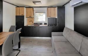 Gorgeous Home In Privlaka