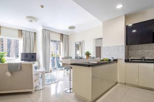 Frank Porter - DAMAC Maison Mall Street
