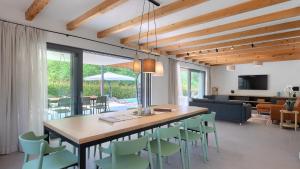 Modern villa Fritula with pool in Vizinada