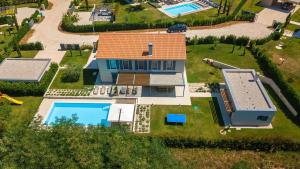 Modern villa Fritula with pool in Vizinada