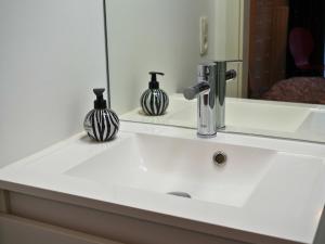 LHarmonie - Appartement cosy à Knokke avec balcon & garage privé by La Conciergerie