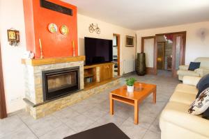 Catalunya Casas Beautiful villa just 25 km from the beach of Lloret de Mar