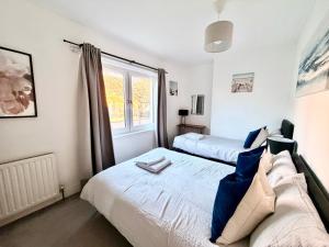 South Gyle House - SuperFast WiFi and Free Parking - 7 minutes from Edinburgh Airport