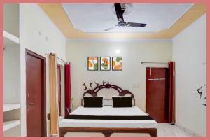 Hotel Rajshree S- Gopal N Near Mathura Railway Station - Sri Krishna Janmabhoomi - Restaurant And Free Parking - Fully Air conditioning Luxuary Room - Best Hotel