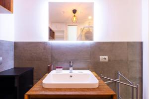 I-Host Apartment - Ticinese 107
