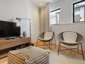 Stylish Flat with Balcony, In Central Porto