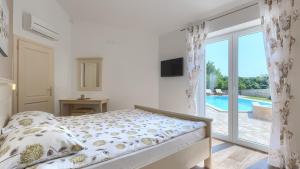 Activity villa Gardenia with pool in Tinjan