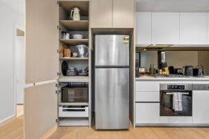 Skyline Luxe Residence- City Views, Free Parking