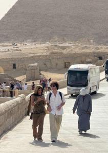 arino pyramids view Inn