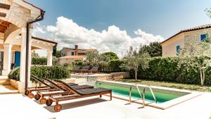 Beautiful Villa Torre IV with sauna in Tar