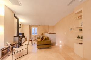 Exceptional duplex for 5 or 6 guests with sea and market views