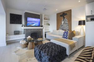 Clifton YOLO Spaces - Clifton Petite Villa