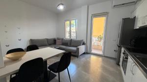 Eleanor Seeside Apartment