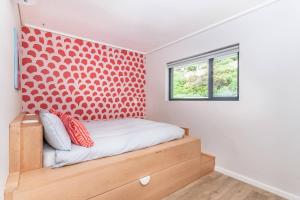 Wavescapes Retro Penthouse