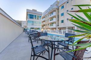 Confortável Apto com Piscina na Praia de Bombas