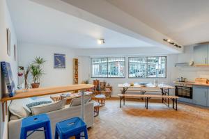 Apartment with 3 bedrooms in Marseille