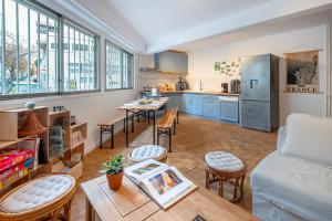 Apartment with 3 bedrooms in Marseille