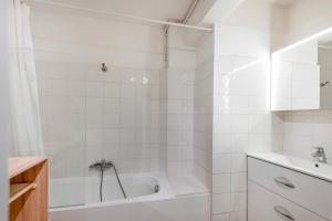 Apartment with 3 bedrooms in Marseille