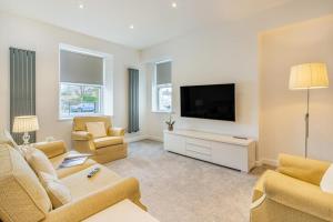 4 Bed in Killay oc-c28372