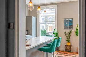 Chic Sun-Lit 1BR flat 2 min to Canonbury Tube