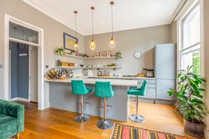 Chic Sun-Lit 1BR flat 2 min to Canonbury Tube