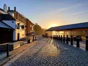 Spacious 3-Bed Home with Private Gym & Garden