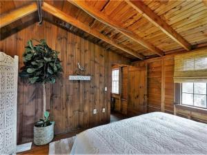 Knotty Nauti by Bayley Vacation Rentals