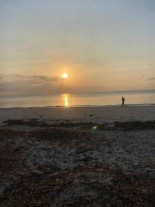 Blue Waves Apartments