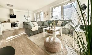 Kleine Freiheit, Büsum - modernes Ferienhaus in direkter Meernähe mit Terrasse, Garten und eigenem Parkplatz