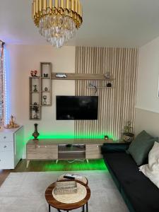 New Chic Apartment IA, Netflix, Parking, Balcony, 9min from Paris La Défense