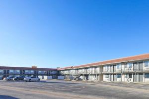 Super 7 Inn Dallas Near Duncanville