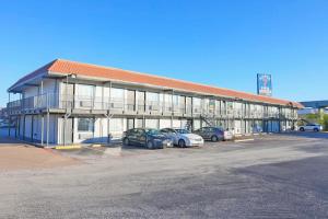 Super 7 Inn Dallas Near Duncanville