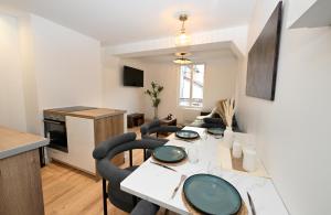 Le Sens - Duplex 4 pers - Love Room - Jacuzzi