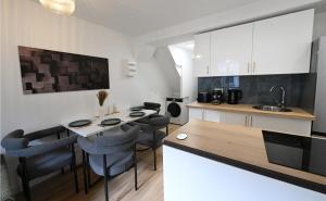 Le Sens - Duplex 4 pers - Love Room - Jacuzzi